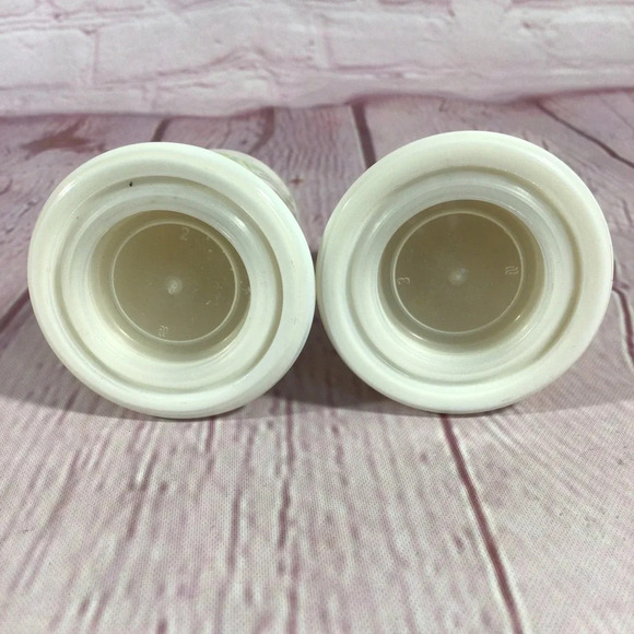 Vintage Floral Salt and Pepper Shaker Pair - Picture 6 of 6